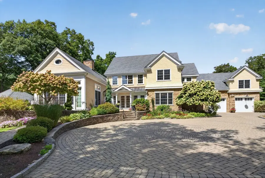 68 W Hill Ave, Melrose, MA 02176 - #2