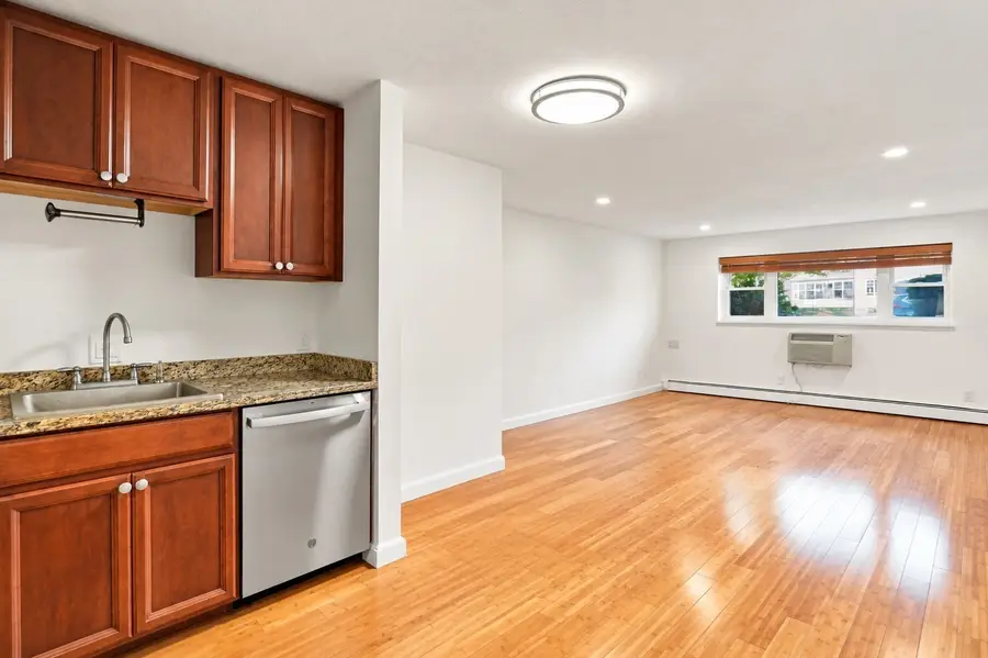 41 Warren St #B2, Waltham, MA 02453 - #2