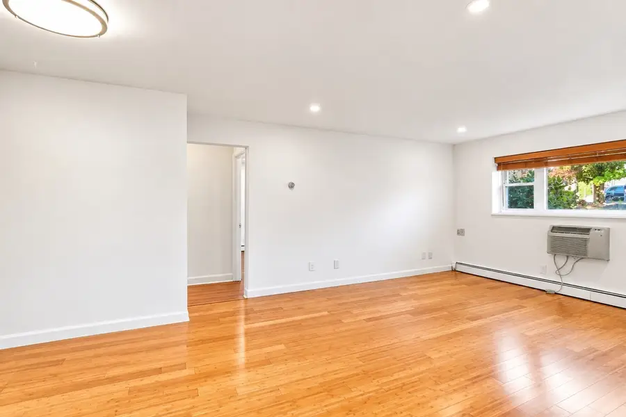 41 Warren St #B2, Waltham, MA 02453 - #3