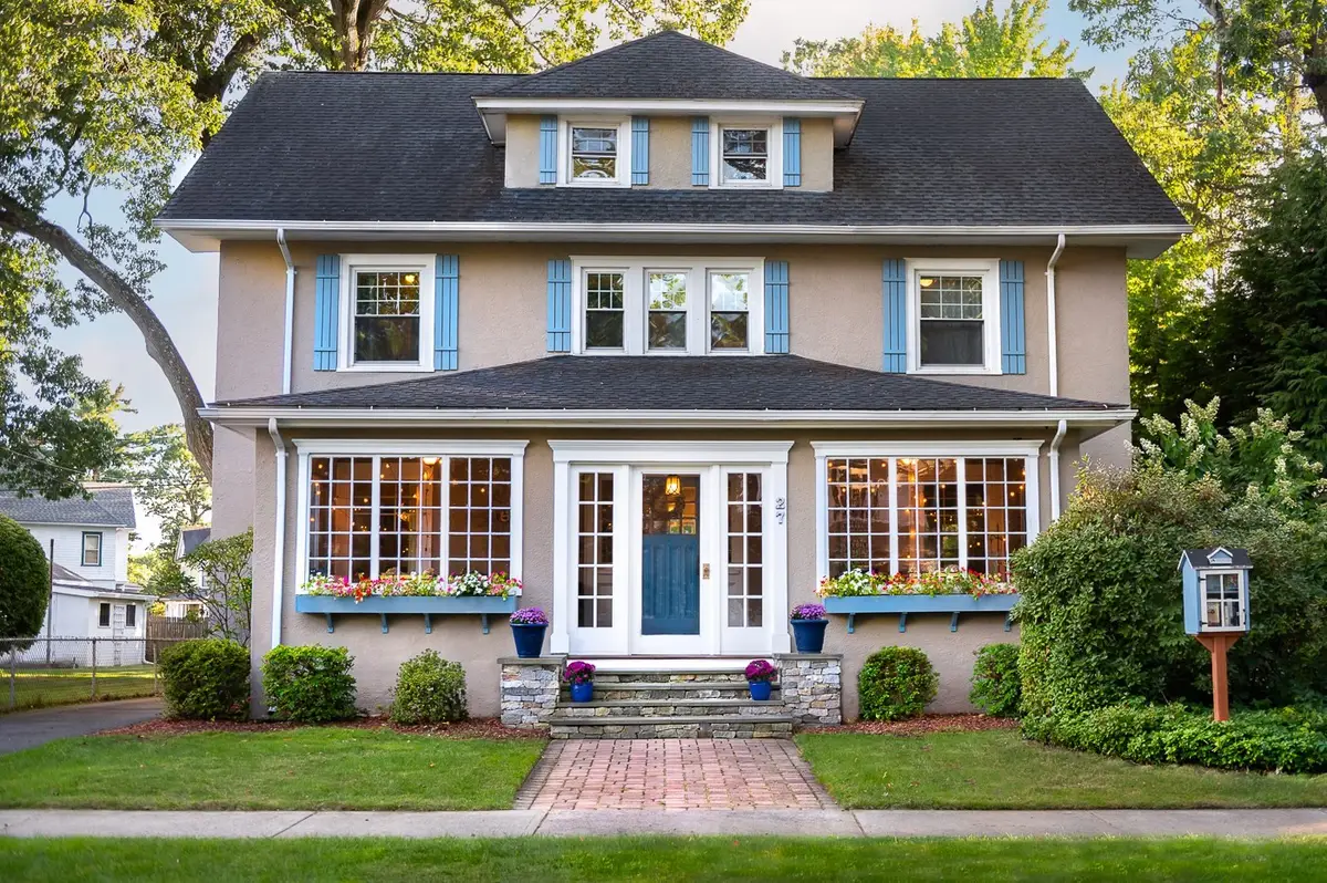 27 Fernleaf Ave, Longmeadow, MA 01106 - #1