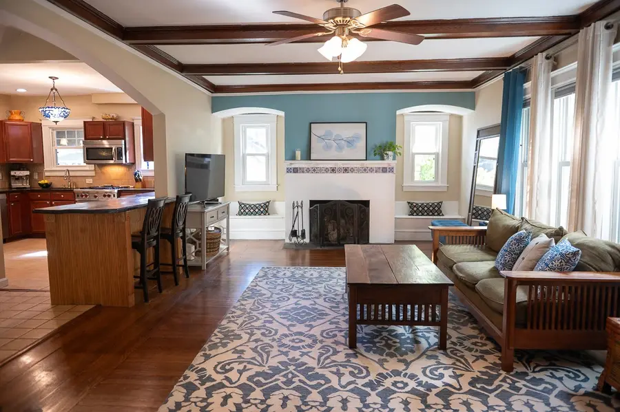 27 Fernleaf Ave, Longmeadow, MA 01106 - #3