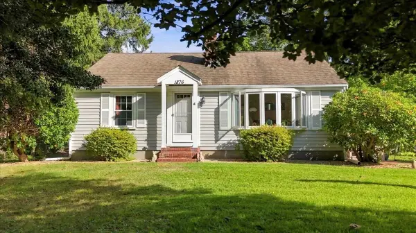 1876 Phinneys Ln, Barnstable, MA 02630