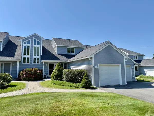 40 Fairway Dr #White Cliff, Plymouth, MA 02360