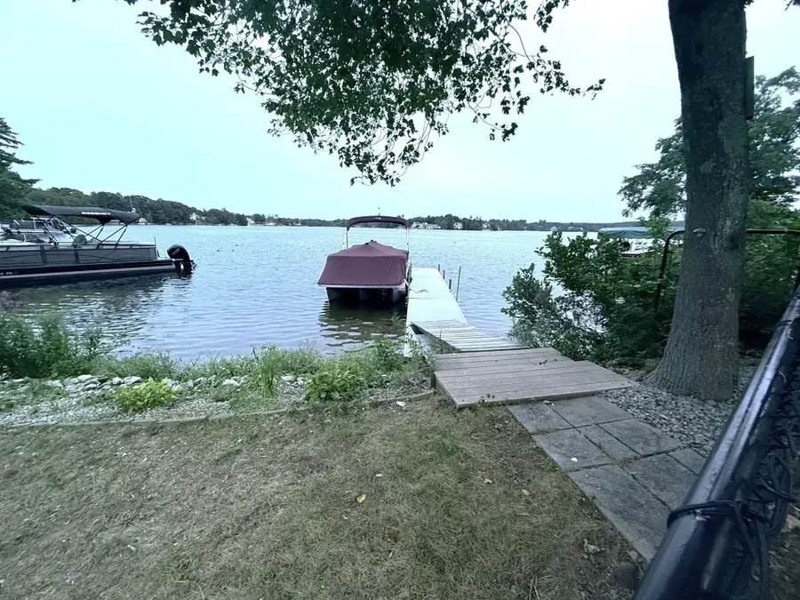 60 Wakefield Ave Webster Lake, Webster, MA 01570 - #3