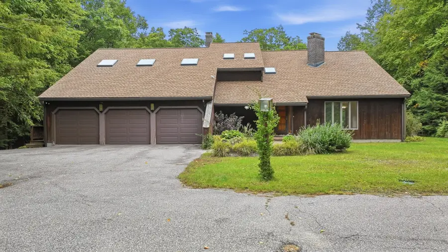 6 Nestlewood Ln, Hubbardston, MA 01452 - #2