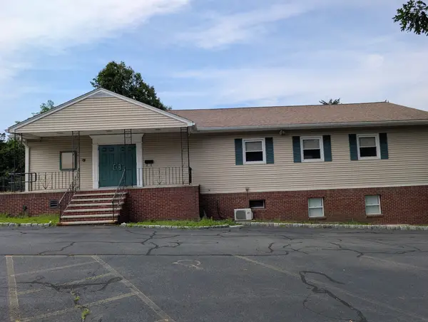 136 Winn Street, Burlington, MA 01803