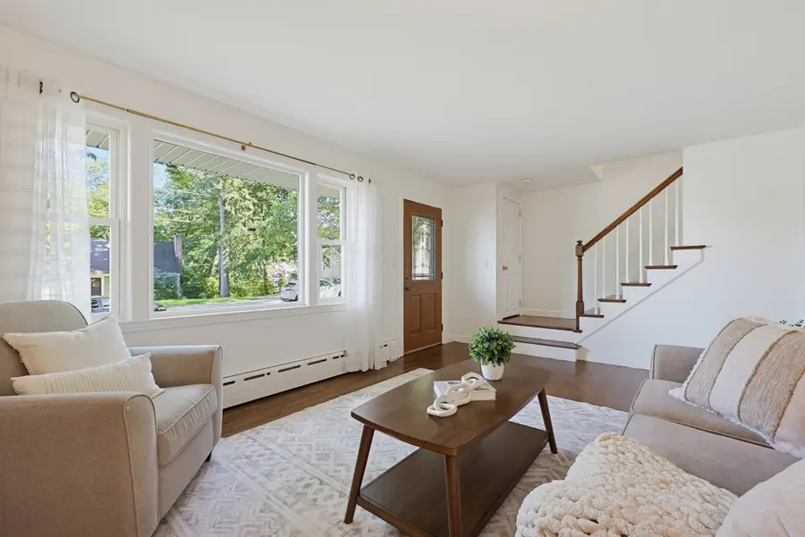 21 Burt St, Attleboro, MA 02703 - #3