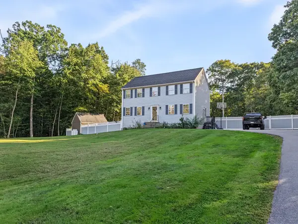 34 Conservation Dr, Douglas, MA 01516