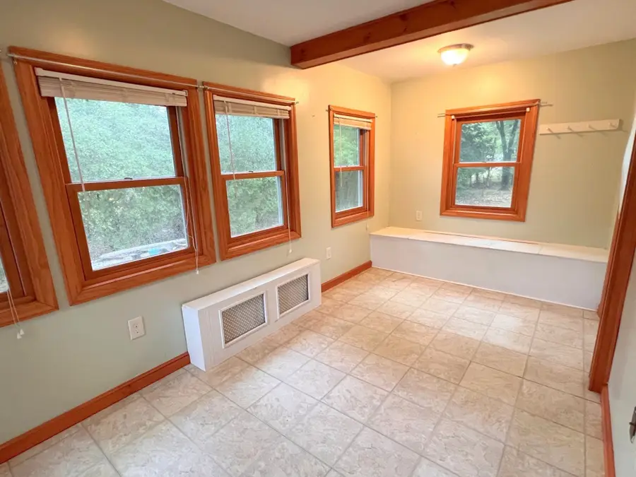 18 Main St, North Chelmsford, MA 01863 - #3