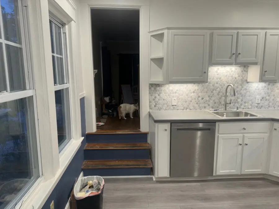 416 Rogers St, Lowell, MA 01852 - #3