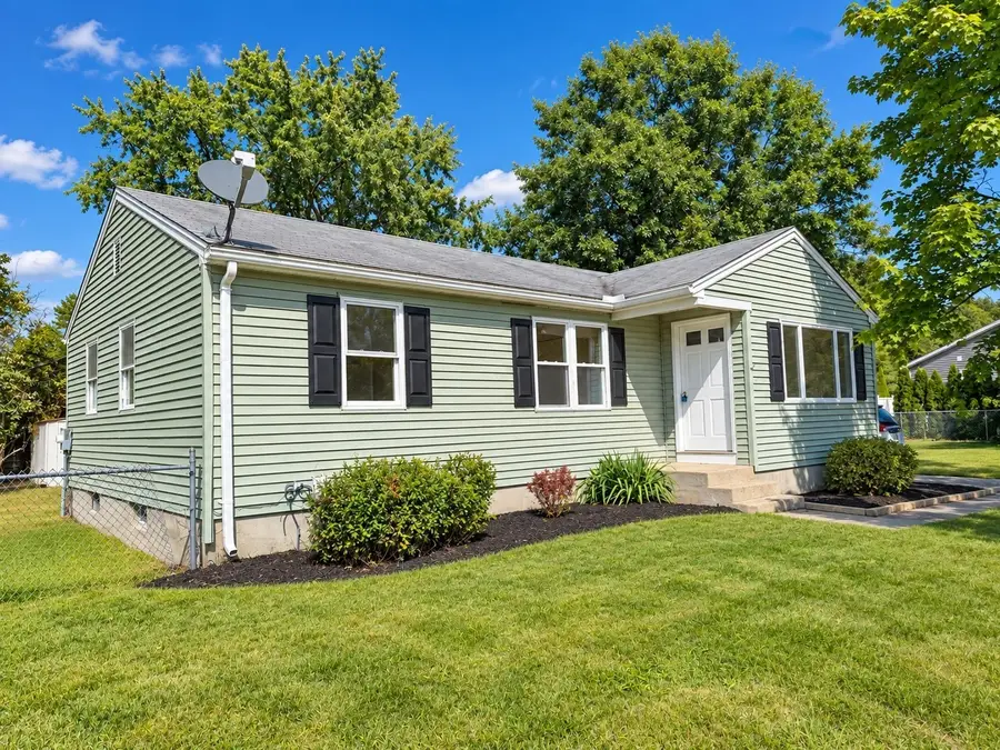 32 Campbell Dr, Easthampton, MA 01027 - #3