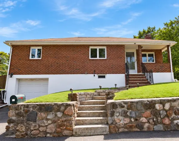 40 Linden Ter, Lynn, MA 01902