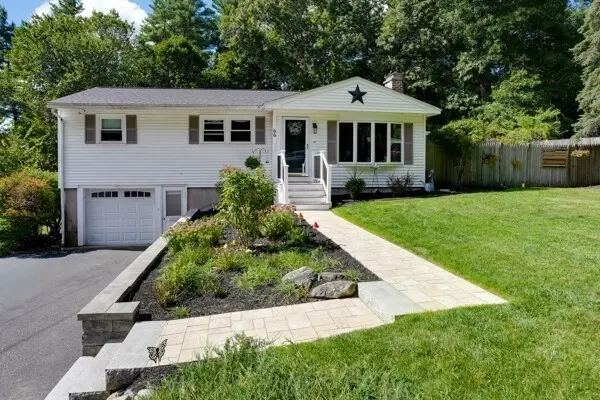 66 Old Bolton Rd, Hudson, MA 01749