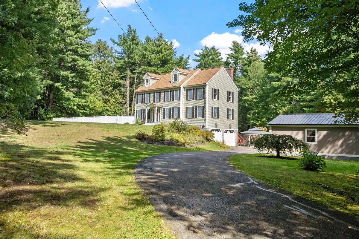 1 Laurelwoods Dr, Townsend, MA 01474 - #1