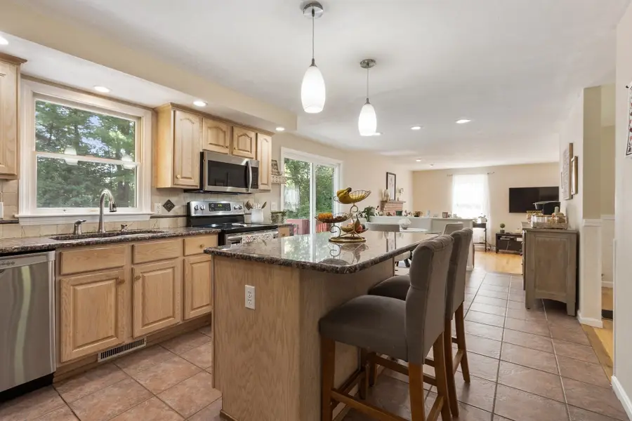 1 Laurelwoods Dr, Townsend, MA 01474 - #3