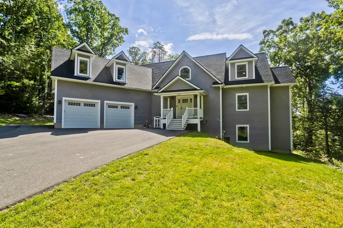 1201 General Knox Rd, Russell, MA 01071 - #1
