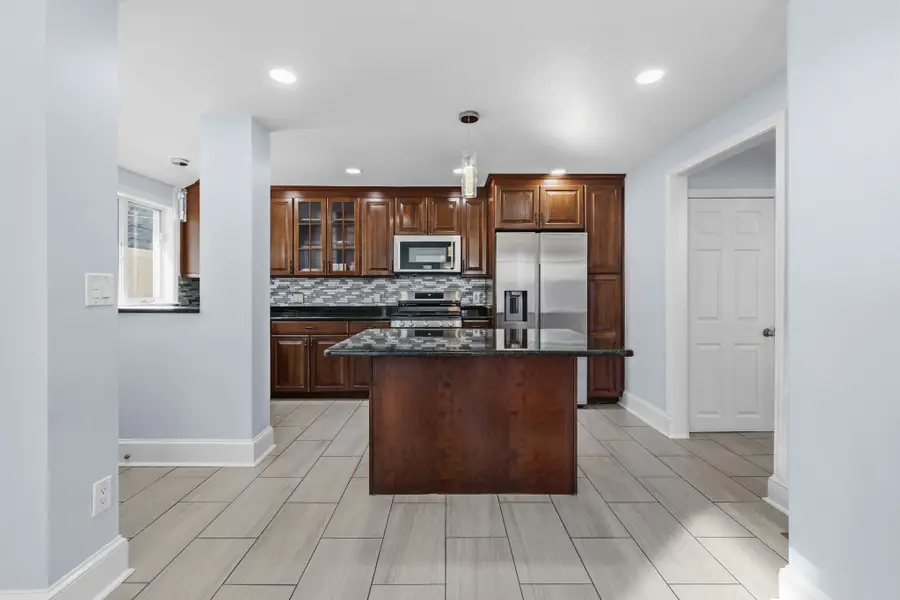 17 Estes St, Everett, MA 02149 - #3