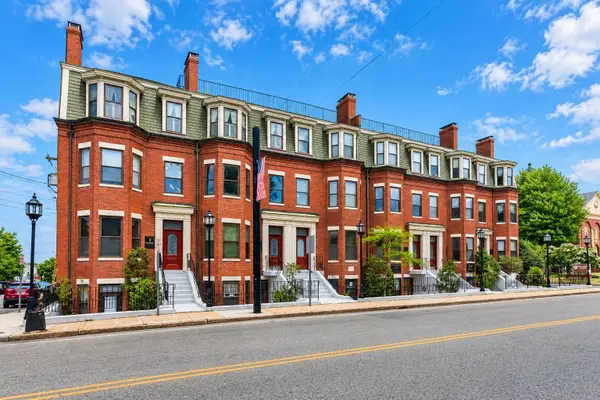 95 Court #19, Plymouth, MA 02360