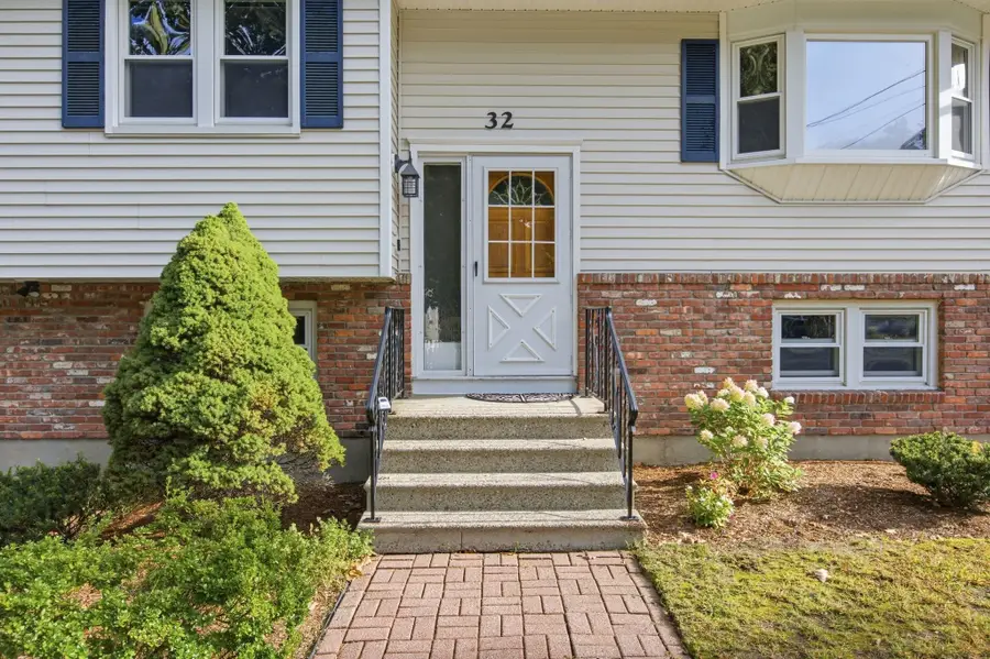32 Westwood Street, Burlington, MA 01803 - #3