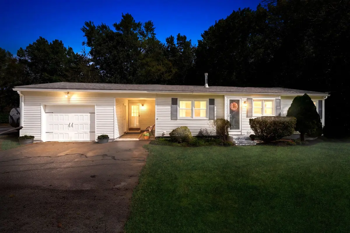 418 Millville Rd, Uxbridge, MA 01569 - #1