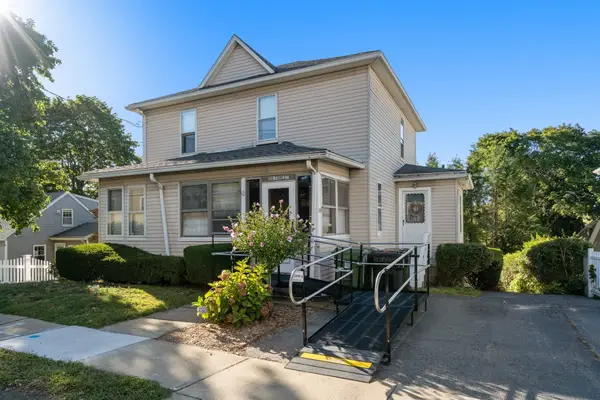 138 Forest St, Watertown, MA 02472