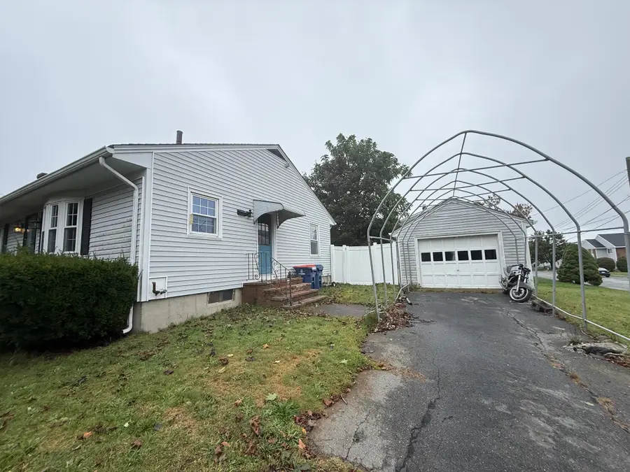 114 Rockway St, New Bedford, MA 02740 - #3