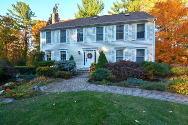 8 Greybirch Rd, Andover, MA 01810