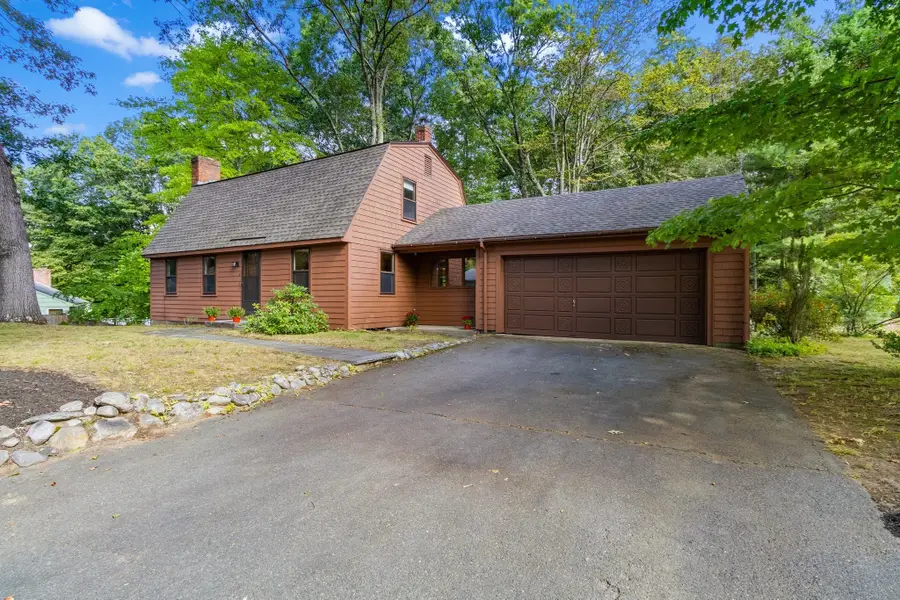8 Ethelyn Cir, Maynard, MA 01754 - #3