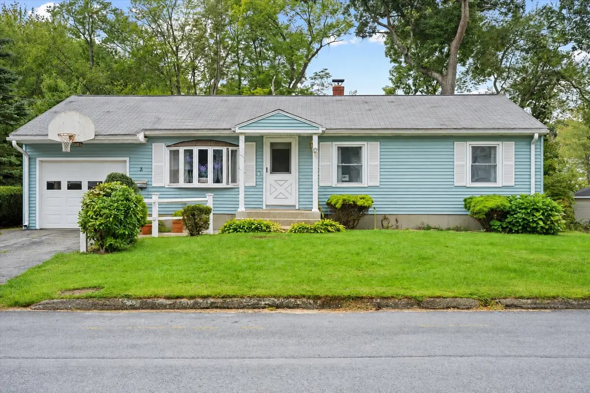 3 Vine St, Webster, MA 01570 - #1