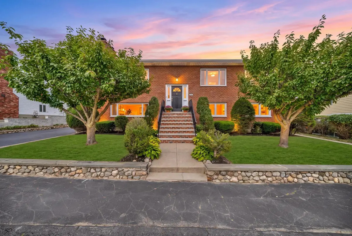 32 Robert Rd, Revere, MA 02151 - #1