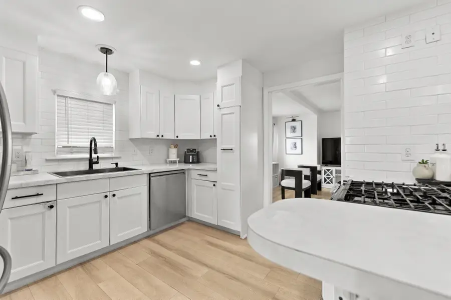 861 Pleasant St, Attleboro, MA 02703 - #2