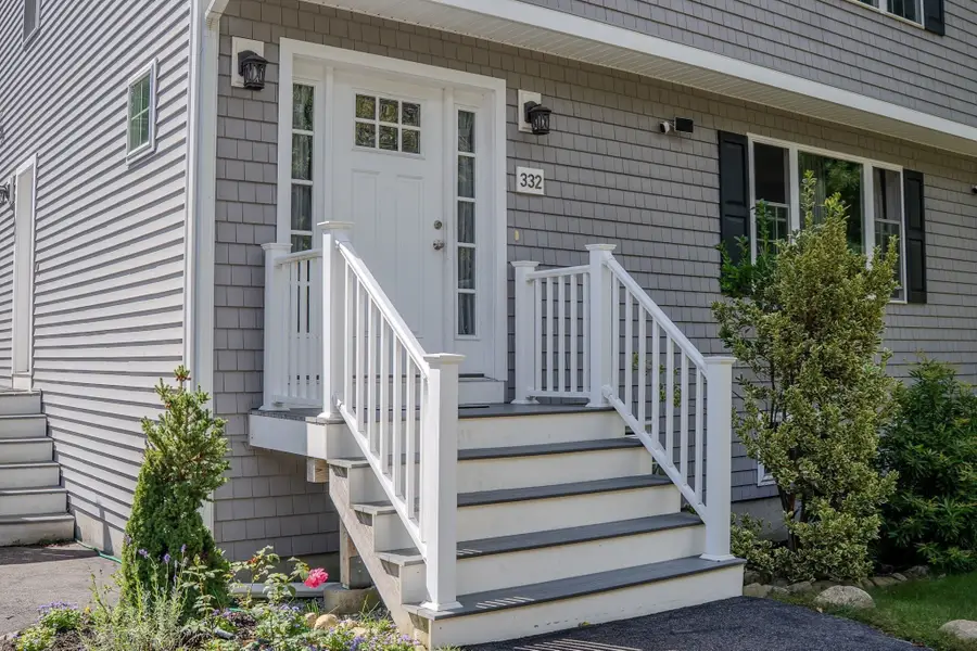 332 Monponsett St, Hanson, MA 02341 - #2