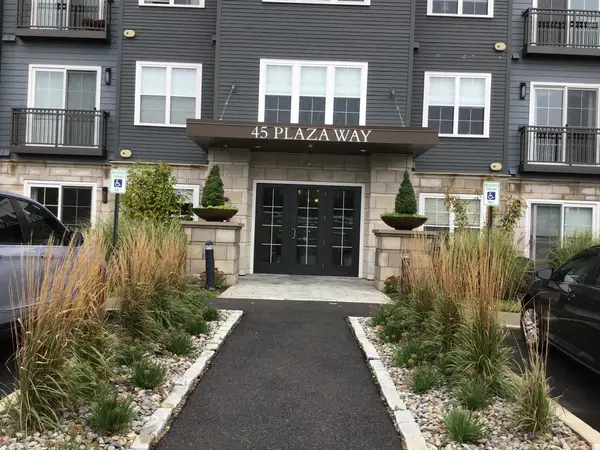 45 Plaza Way #204, Plymouth, MA 02360