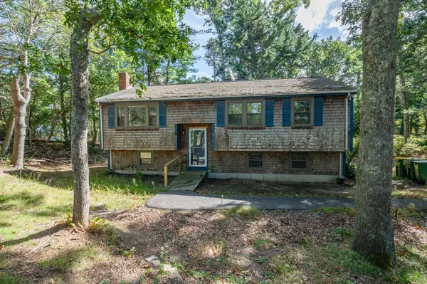 244 Hedges Pond Road, Plymouth, MA 02360