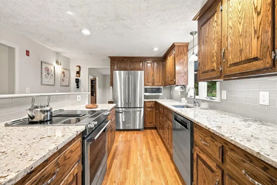 52 W Elm St, Hopkinton, MA 01748 - #3