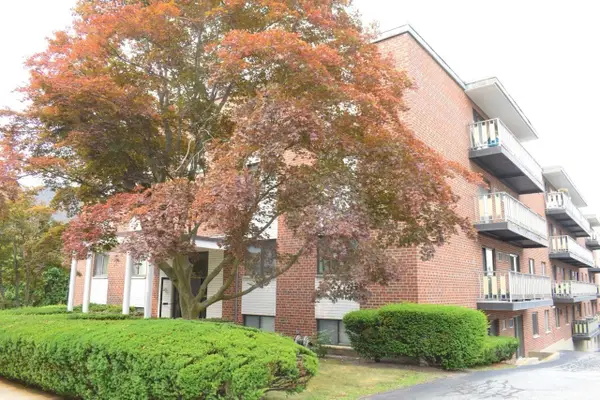 100 Grand View Avenue #10C, Quincy, MA 02170