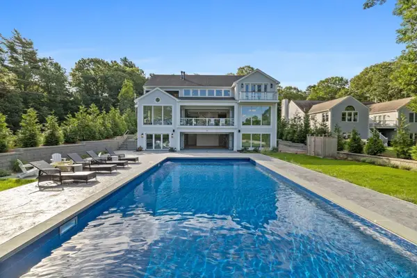 26 Wheeler Rd, Mashpee, MA 02649