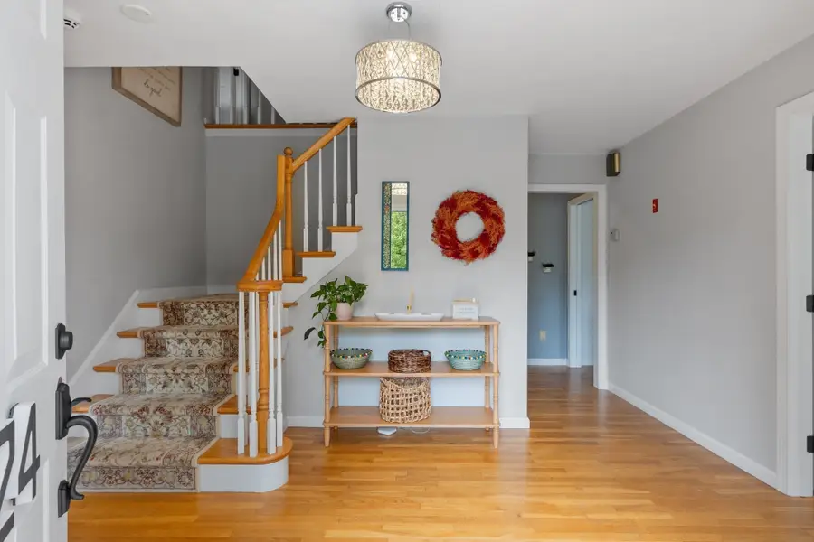 24 Darlene Dr, Southborough, MA 01772 - #3