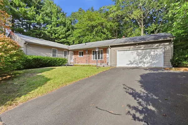 185 Redfern Dr, Longmeadow, MA 01106