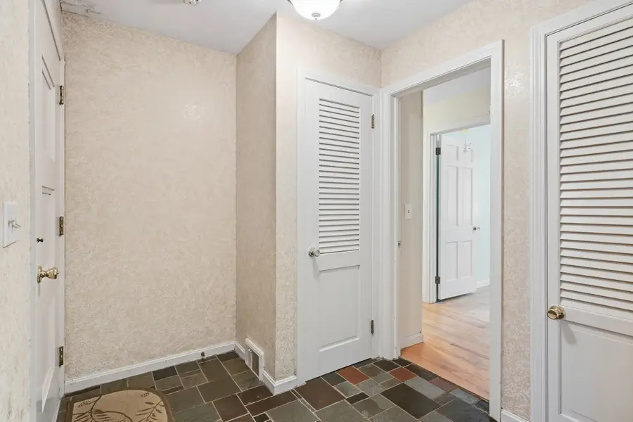 185 Redfern Dr, Longmeadow, MA 01106 - #3