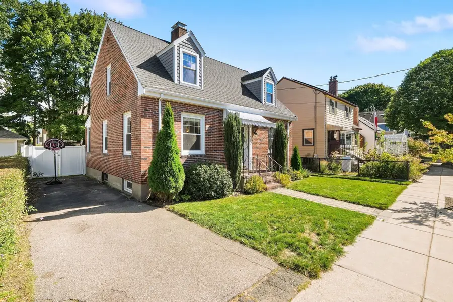 31 Zeller St, Boston, MA 02131 - #2
