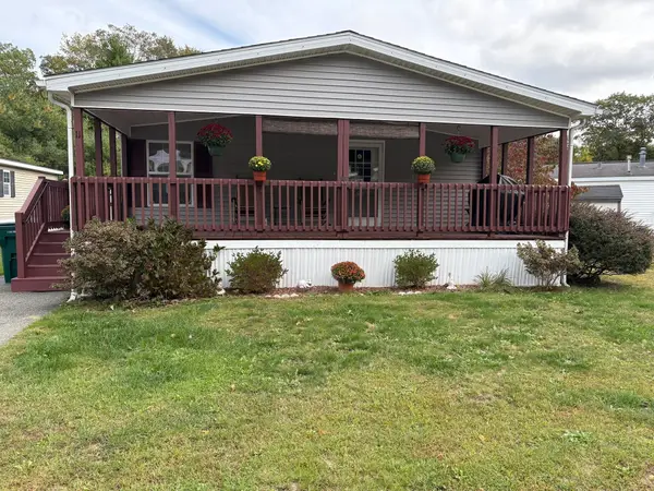 11 Medallion Road, Holbrook, MA 02343