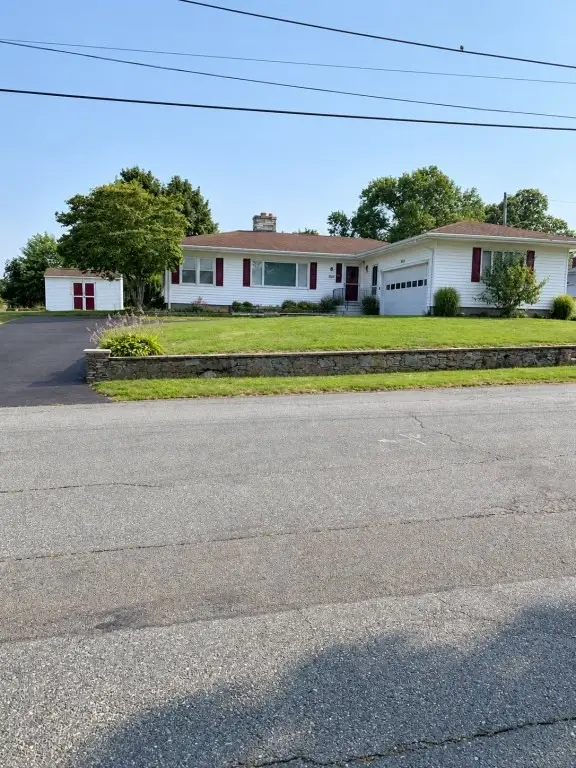 156 Eastview Ave, Somerset, MA 02726