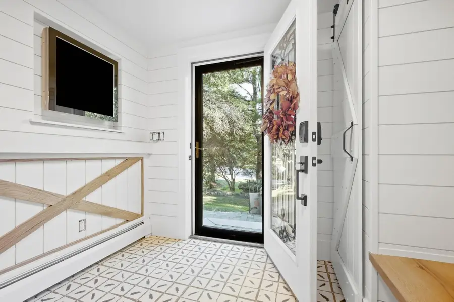 203 Winn St, Burlington, MA 01803 - #3