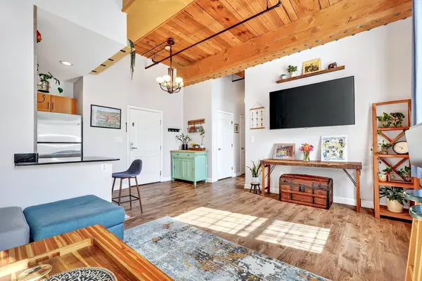 52 Lawrence Dr. #M213, Lowell, MA 01854