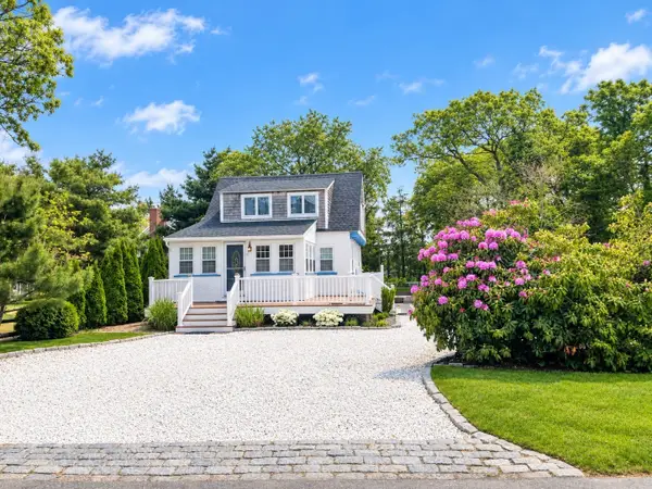 5 Bayview Rd, Mashpee, MA 02649
