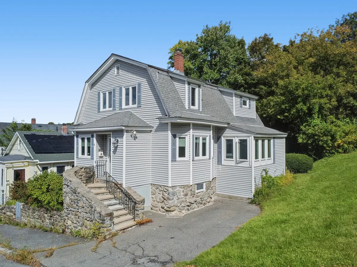 9 Columbus Ave, Lawrence, MA 01841 - #1