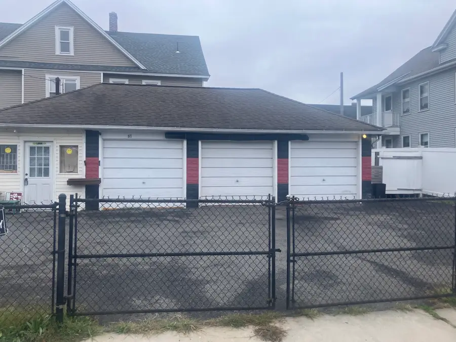 57 Home St, Springfield, MA 01104 - #3