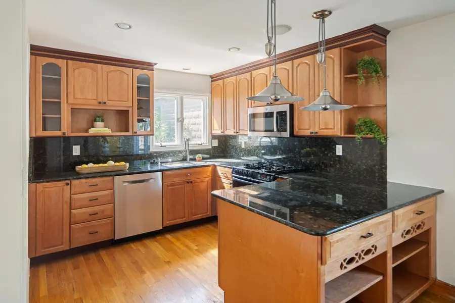 68 Sydney St, Somerville, MA 02145 - #3