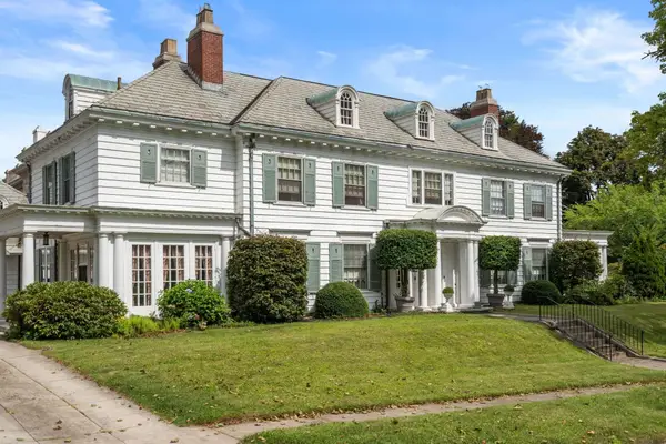 2 Military Rd, Worcester, MA 01609